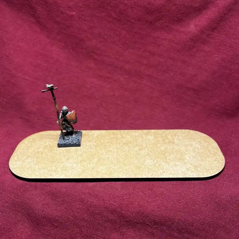 RSL Gaming AB | Pillerformad MDF-bas 180x65mm