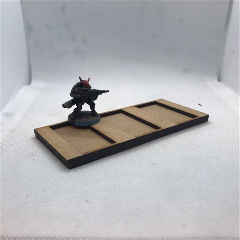 RSL Gaming AB | WOTR Kavalleri-bas : 125x55mm, 3 slots 50x25