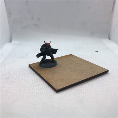 RSL Gaming AB | 3 tums MDF-bas, Fyrkantig