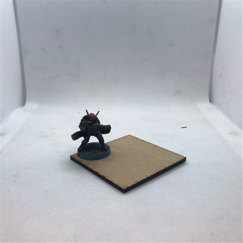RSL Gaming AB | Fyrkantig 60mm MDF-bas