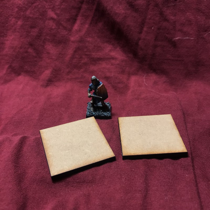 RSL Gaming AB | 40mm MDF-bas, Fyrkantig