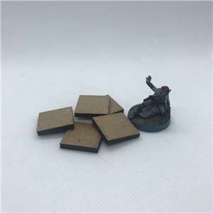 Fyrkantig 20mm MDF-bas